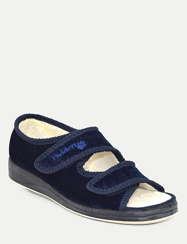 chums slippers