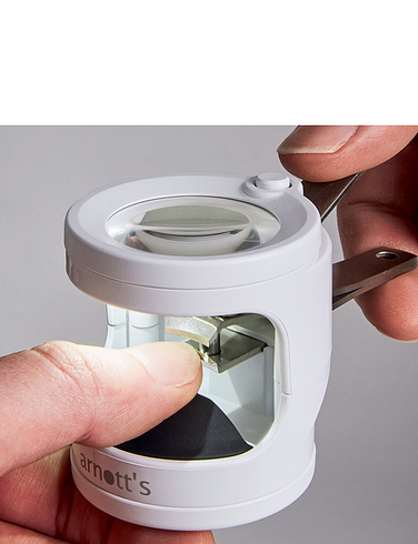 Nail Clipper With Magnifier - MULTI