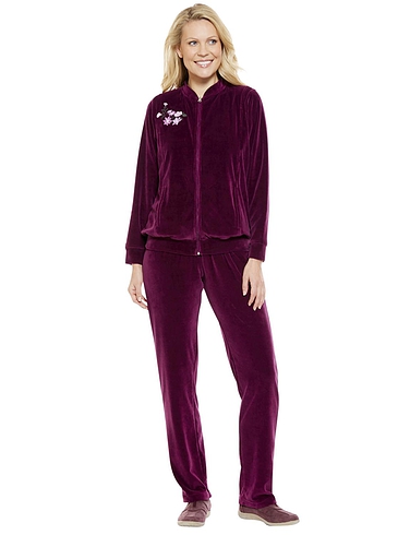Leisure sales suits ladies