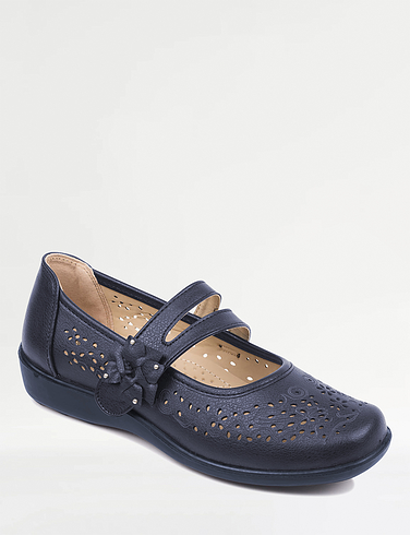 Touch Fasten Strap Shoe