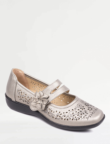 ladies wide fitting shoes and sandals