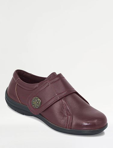 Old lady sales slip on shoes