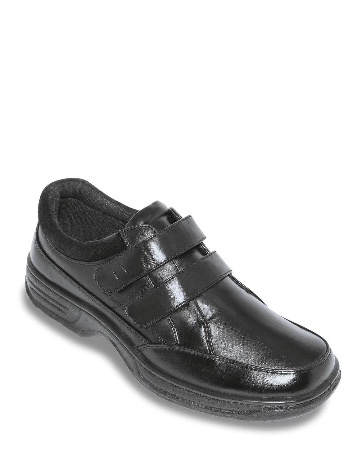 extra wide soccer shoes