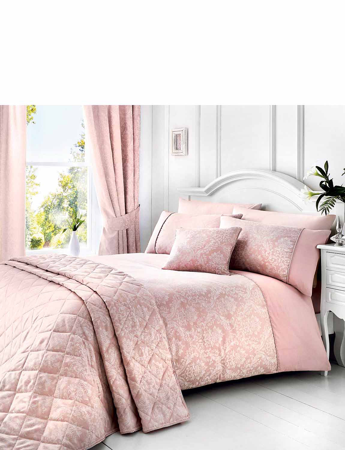 Laurent Luxury Jacquard Quilt Set Chums